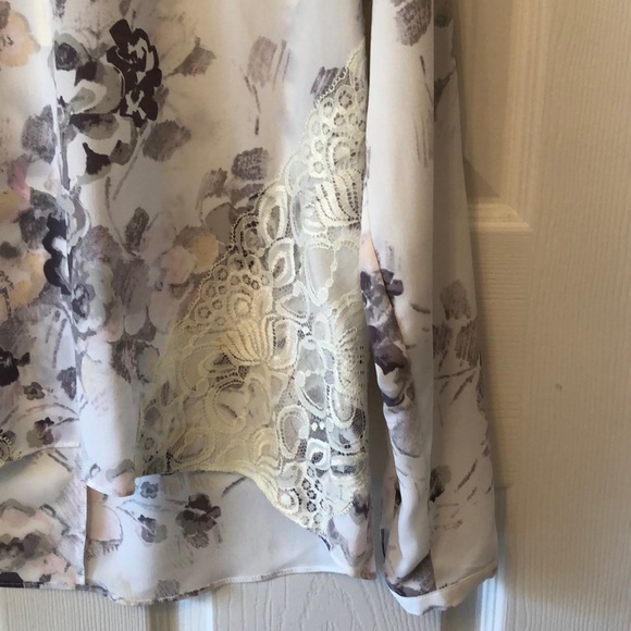 LC Lauren Conrad floral lace blouse - Picture 3 of 8